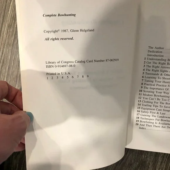 Complete Bowhunting hardcover book, North American Hunting Club, 1987, Vintage - Picture 2 of 3